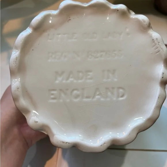 Little Old Lady Teapot Made in England 1930s Antique - Picture 2 of 14